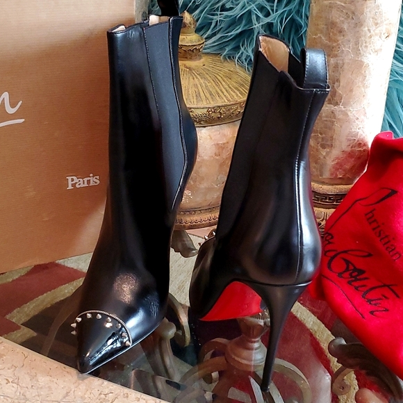 Christian Louboutin Shoes - Fitted sexy ❤Christian Louboutin 💣💋‼️ So Kate 100mm Boots